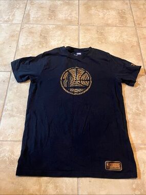 Under Armour Boys Youth Medium Golden State NBA T-Shirt